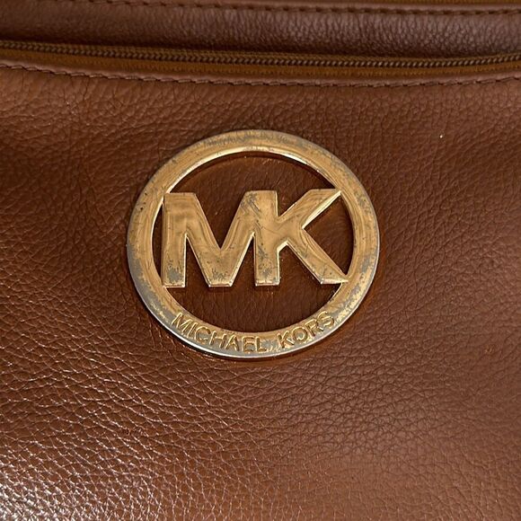 Michael Kors MK Crossbody Brown Leather Gold Hardware button/zip close - Picture 9 of 12